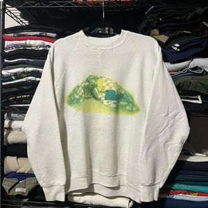 White Graphic Men's Sweater 90s